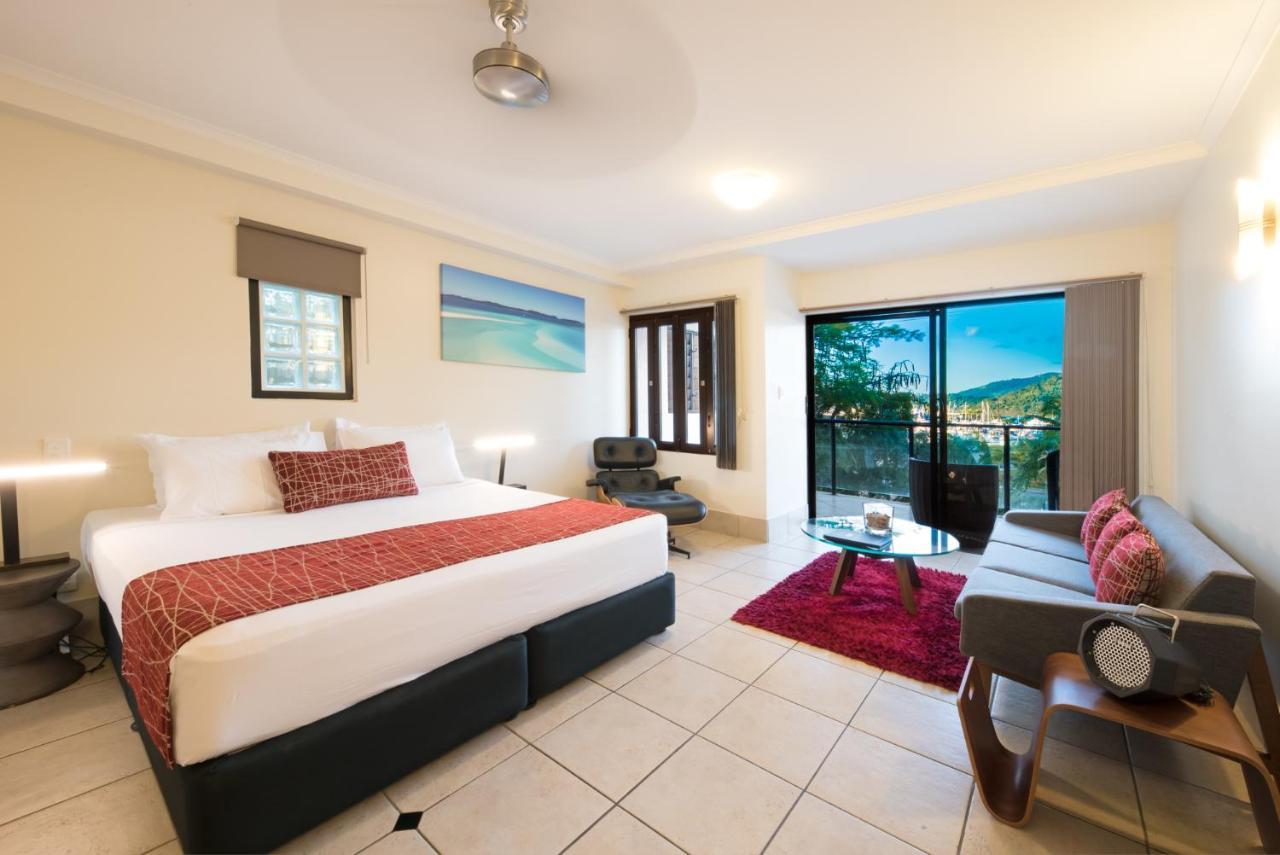 Aparthotel At Waterfront Whitsunday Retreat - Adults Only à Airlie Beach Extérieur photo