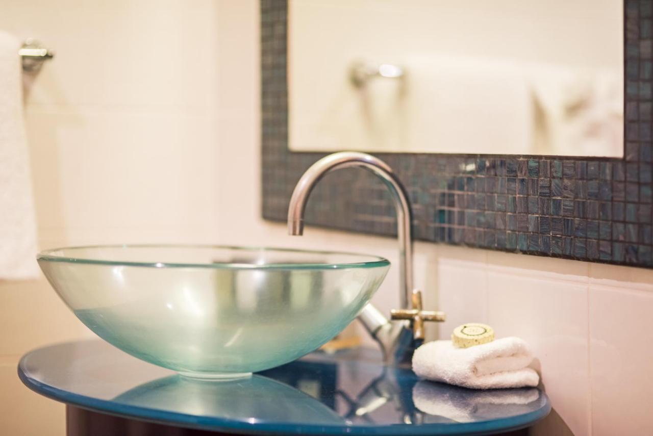 Aparthotel At Waterfront Whitsunday Retreat - Adults Only à Airlie Beach Extérieur photo