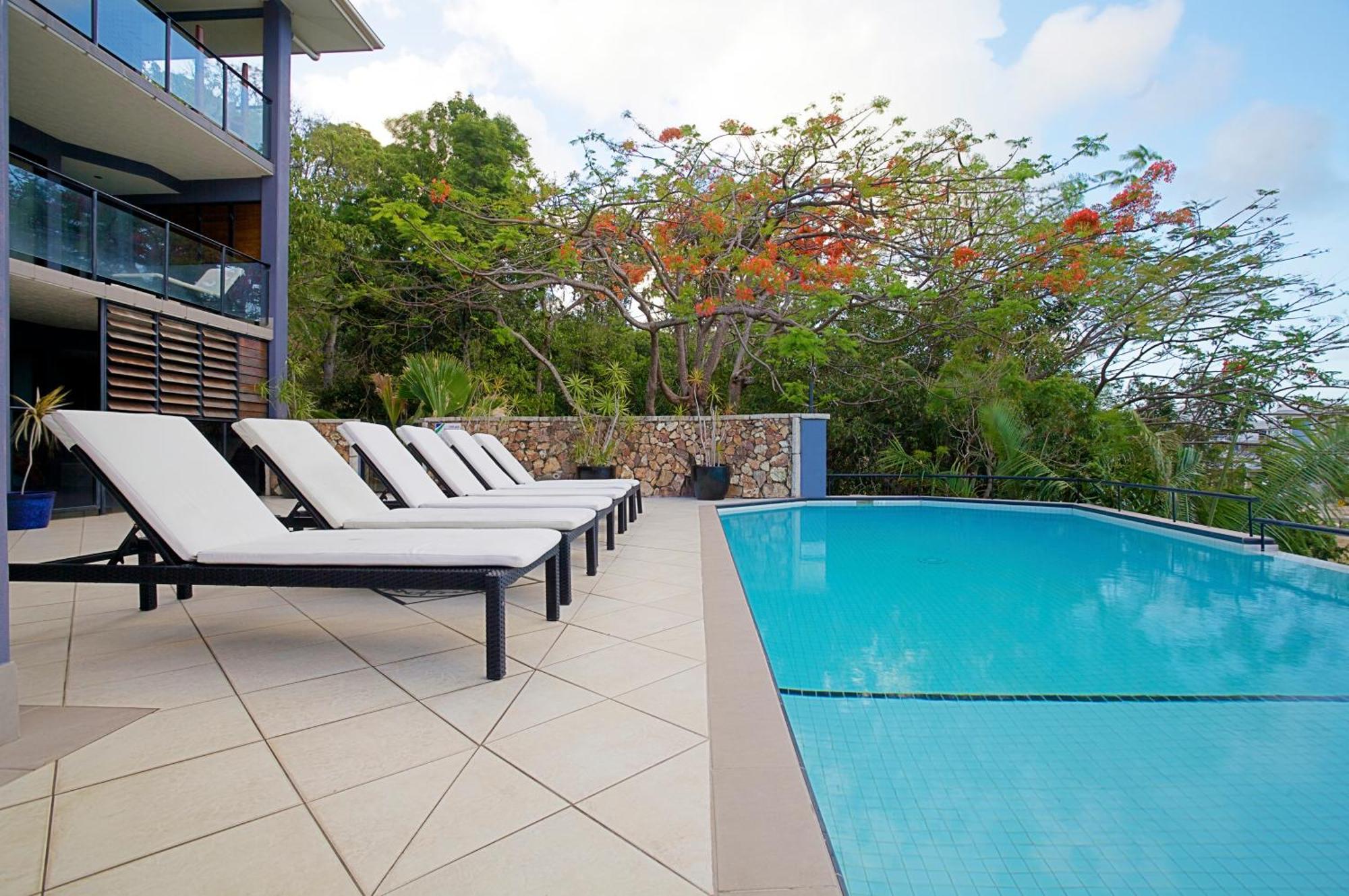 Aparthotel At Waterfront Whitsunday Retreat - Adults Only à Airlie Beach Extérieur photo