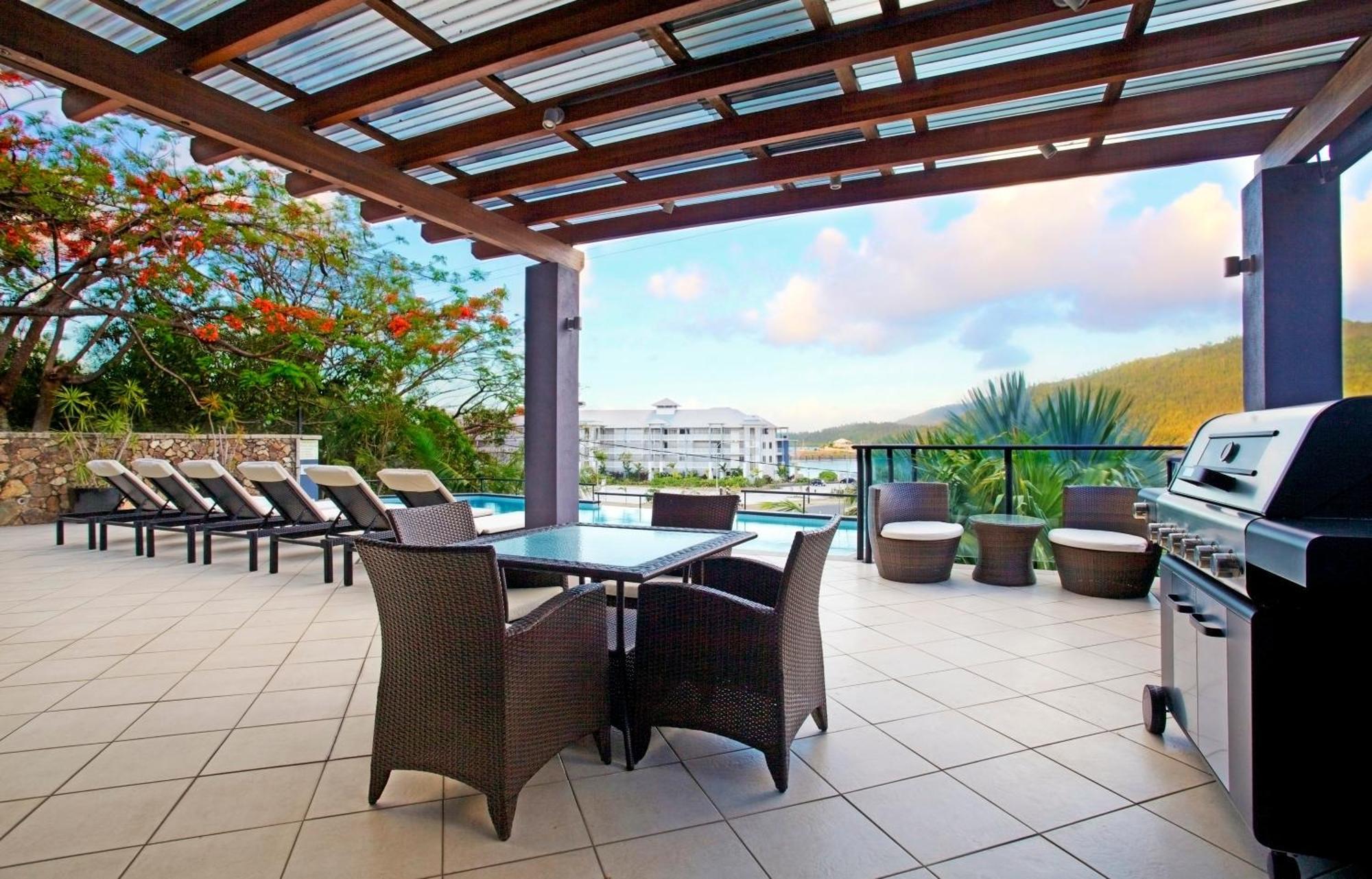 Aparthotel At Waterfront Whitsunday Retreat - Adults Only à Airlie Beach Extérieur photo