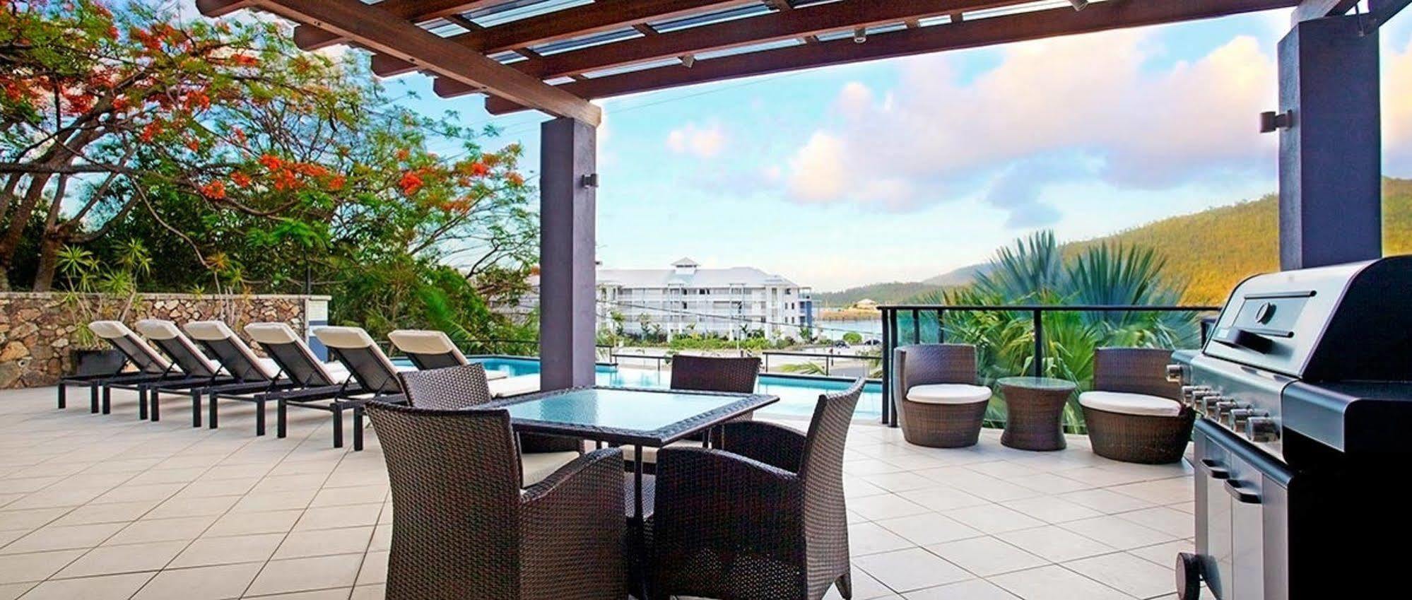 Aparthotel At Waterfront Whitsunday Retreat - Adults Only à Airlie Beach Extérieur photo